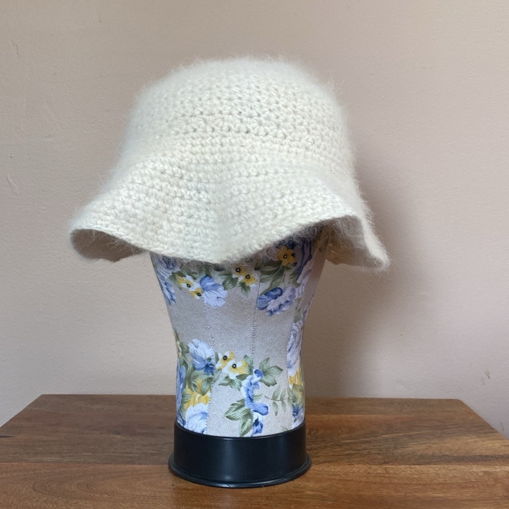 VTG 60’s Ivory Mohair Floppy Hat - Picture 2 of 13